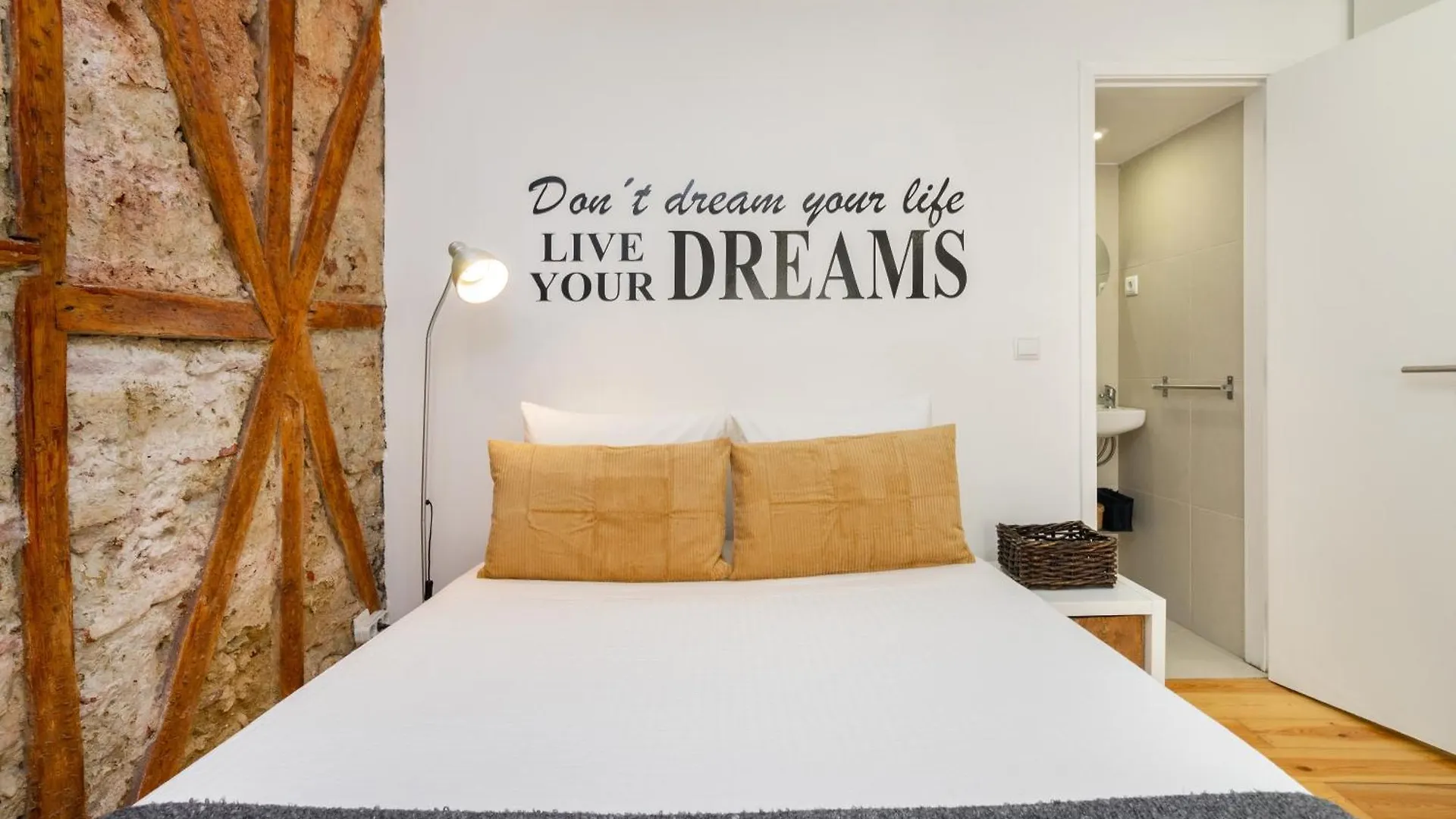 Apartment Whome Martim Moniz Central Studio Lisbon